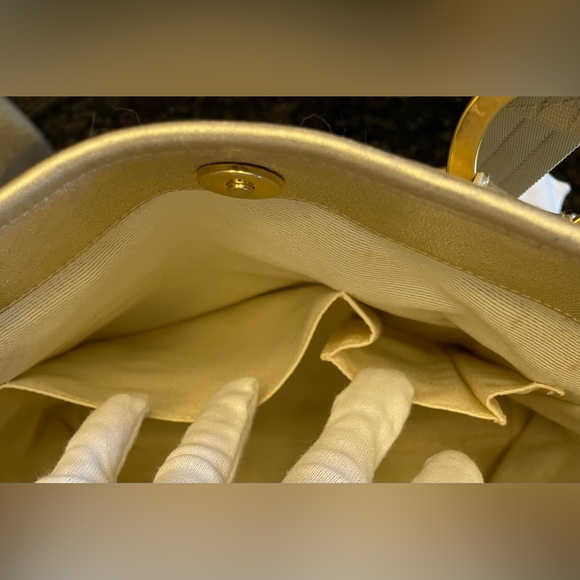 Ferragamo Authentic Vintage Cream Shoulder Bag with Silver Accents/Gold Hardware - Picture 9 of 16